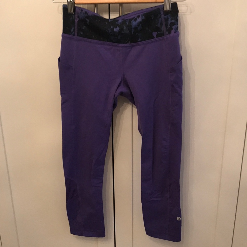 LUlulemon 3/4 purple workout pants -